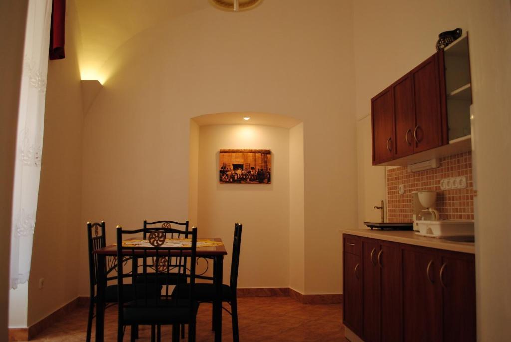 Dobó Téri Apartman Eger Chambre photo